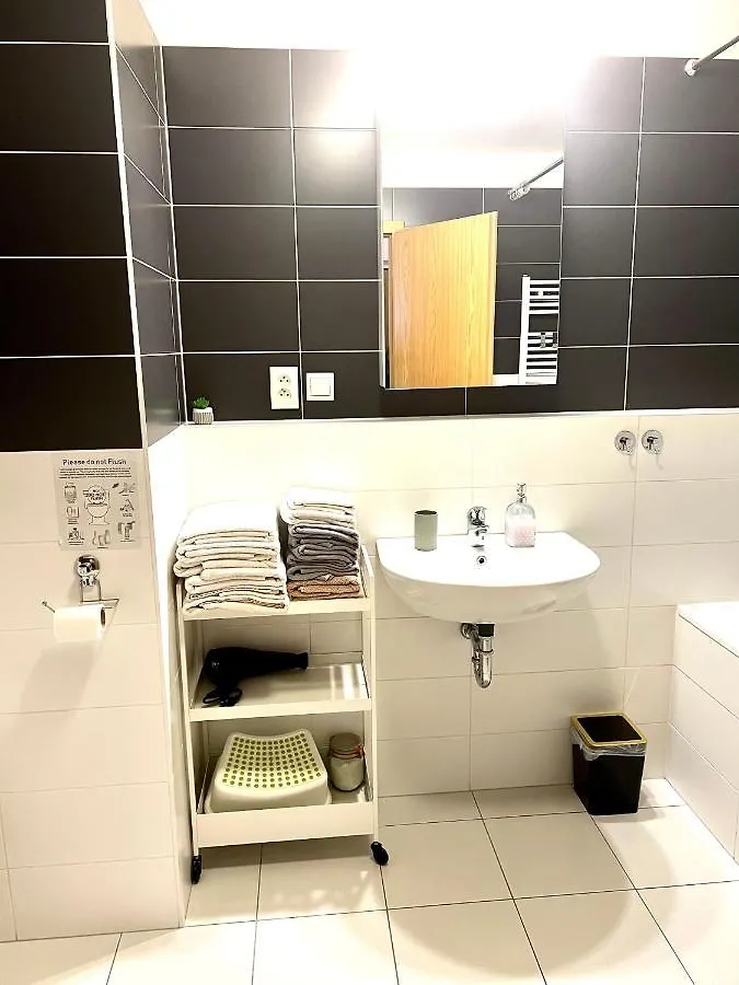 Maria Apartments - Free Parking Prague
