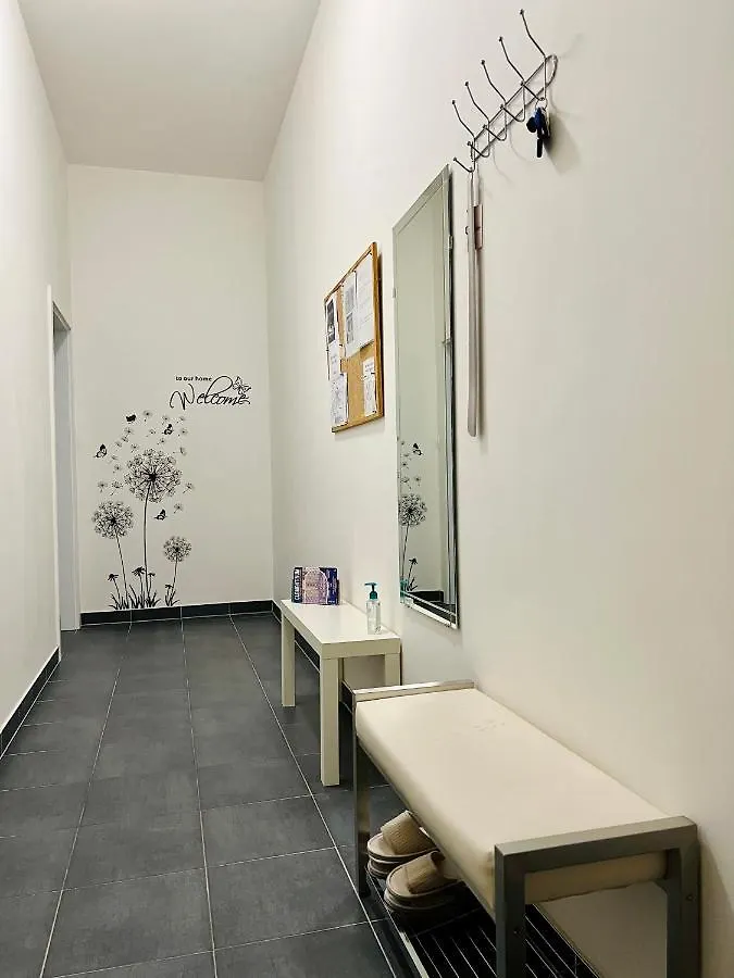 Maria Apartments - Free Parking Prague