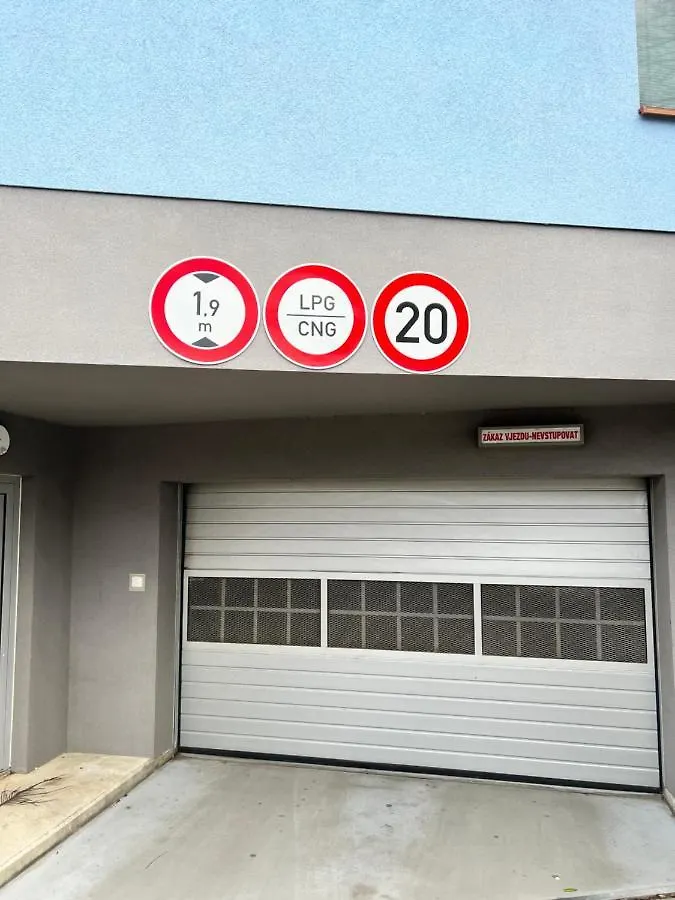 Maria Apartments - Free Parking Prague Czech Republic