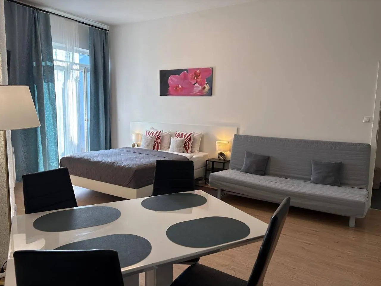 Maria Apartments - Free Parking Prague