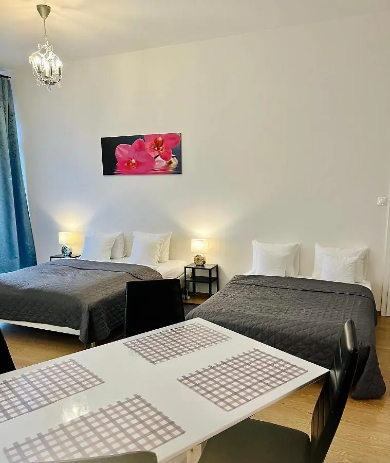 Maria Apartments - Free Parking Prague